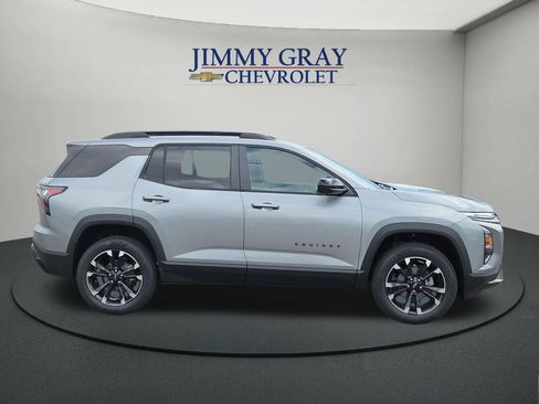 New 2027 Chevrolet Equinox RS w/ Safety and Technology Package FWD image 6