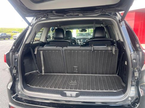 Used 2018 Toyota Highlander XLE AWD/4WD image 21