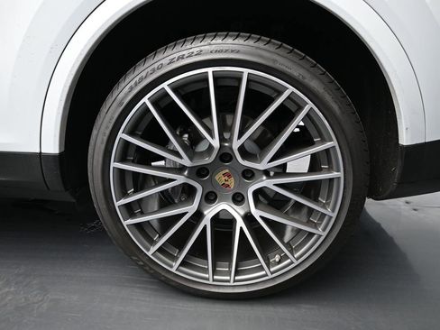 Certified 2022 Porsche Cayenne Coupe image 9
