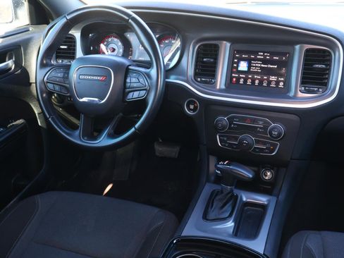 Used 2022 Dodge Charger SXT w/ Blacktop Package image 10
