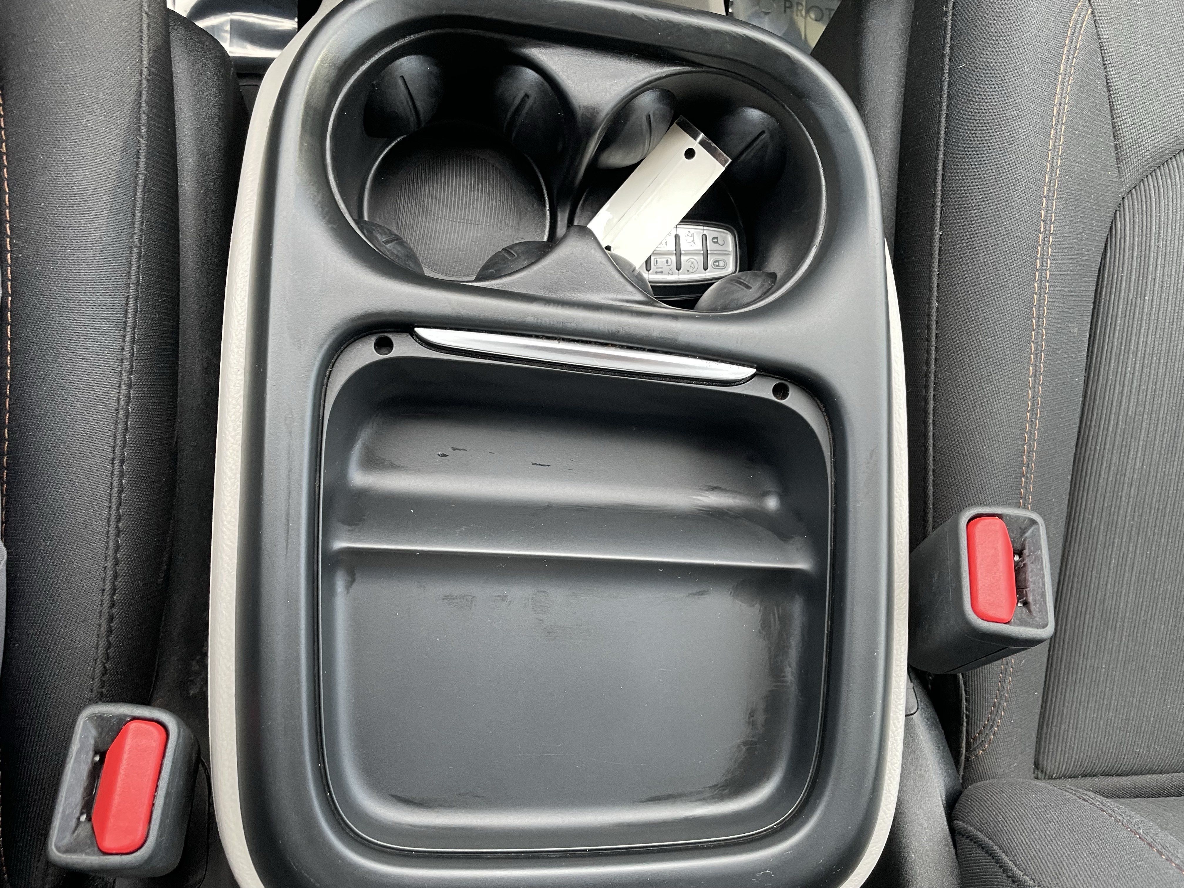 Used 2018 Chrysler Pacifica Touring Plus w/ Tire & Wheel Group FWD image 23