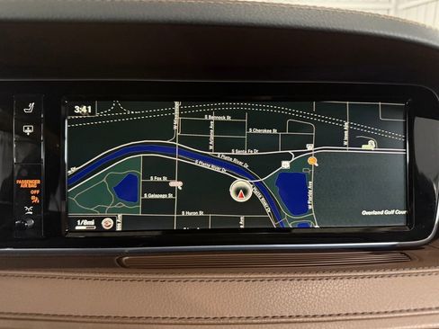 Used 2015 Mercedes-Benz S 550 4MATIC Sedan w/ Sport Package image 39