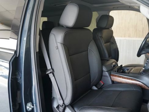 Used 2020 Chevrolet Suburban Premier AWD/4WD image 29