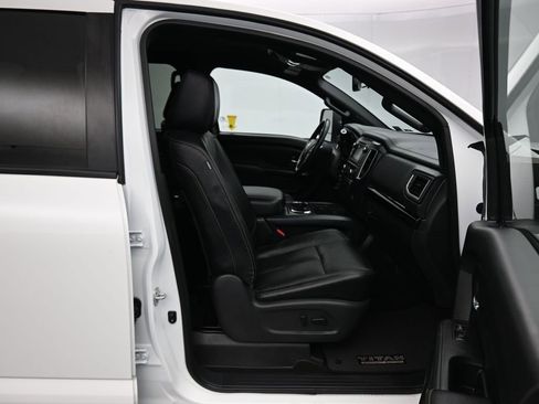 Used 2019 Nissan Titan SL w/ Midnight Edition image 47