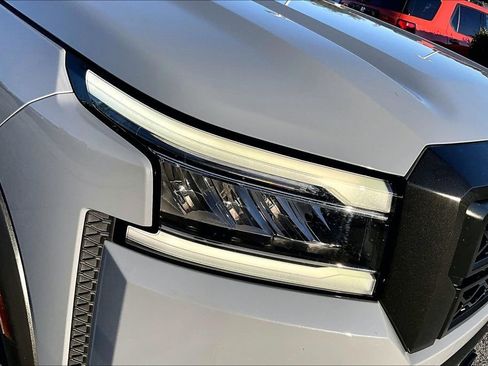 Used 2023 Nissan Frontier PRO-4X w/ Pro-4X Premium Package image 33