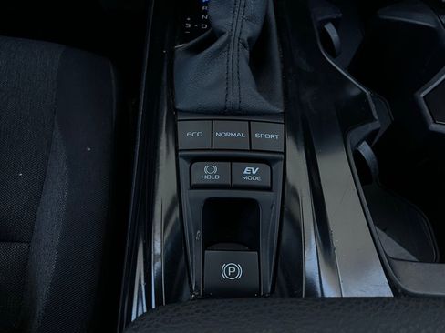 Used 2025 Toyota Camry LE image 22