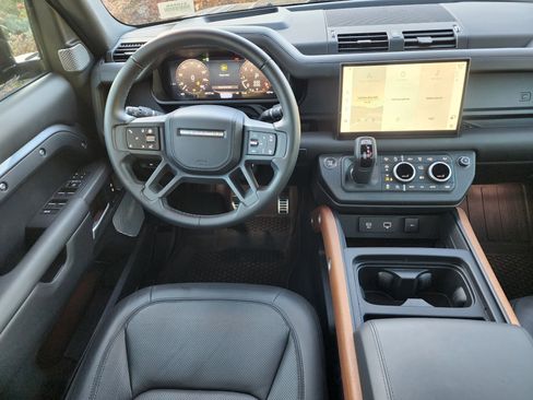 Used 2024 Land Rover Defender 130 X image 21