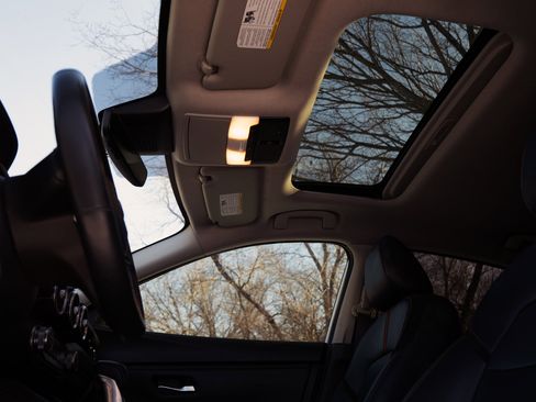 Used 2023 Nissan Sentra SR w/ SR Premium Package image 34