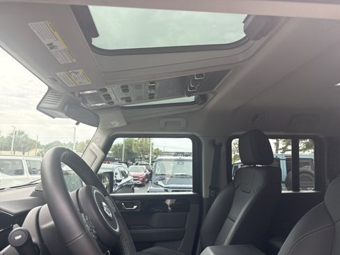 Used 2025 INEOS Grenadier AWD/4WD image 14