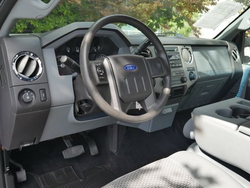 Used 2012 Ford F350 XLT w/ XLT Interior Pkg AWD/4WD image 4