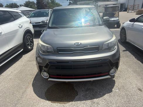 Used 2018 Kia Soul ! FWD image 2