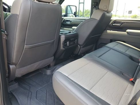 Used 2024 Chevrolet Silverado 2500 ZR2 w/ Technology Package AWD/4WD image 23