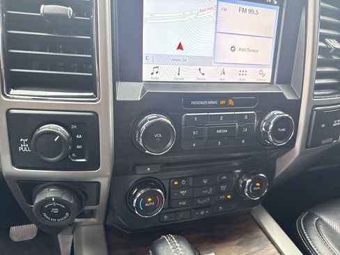 Used 2018 Ford F150 Lariat image 29