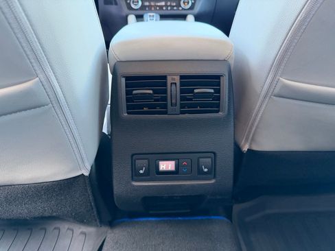 Used 2024 Mitsubishi Outlander SEL AWD/4WD image 27