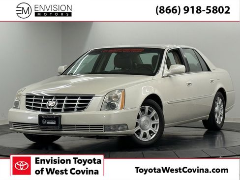 Used 2011 Cadillac DTS image 1