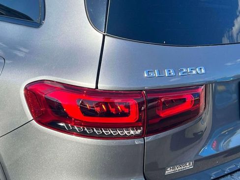 Used 2023 Mercedes-Benz GLB 250 image 11