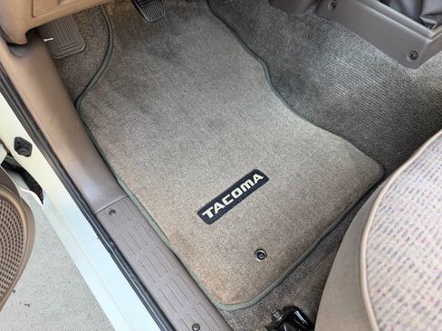 Used 1998 Toyota Tacoma 2WD Regular Cab image 32