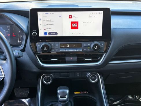 Used 2024 Toyota Grand Highlander XLE image 25