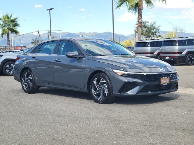 New 2026 Hyundai Elantra Limited FWD image 35