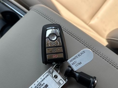 New 2026 Lincoln Corsair Premiere image 11