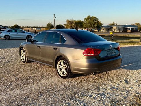 Used 2014 Volkswagen Passat 1.8T SE image 5