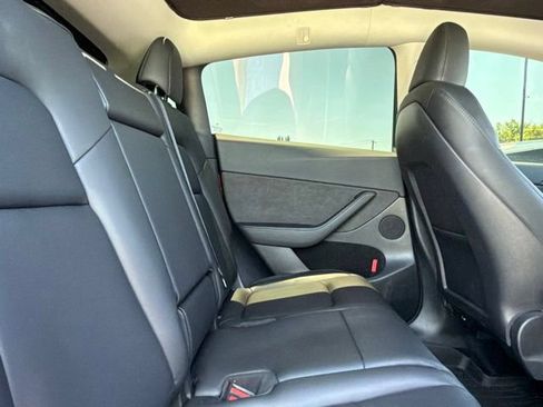 Used 2024 Tesla Model Y Long Range AWD/4WD image 15