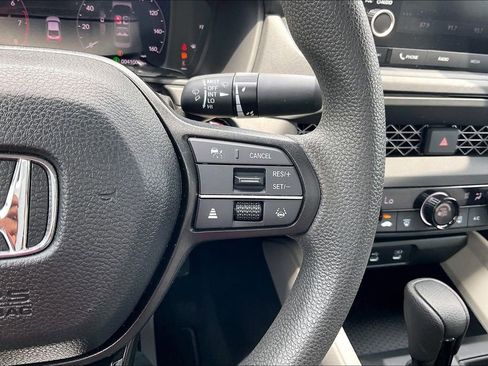 Used 2025 Honda Accord LX image 18