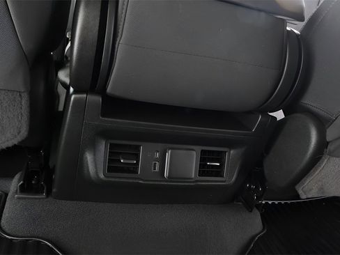 Used 2022 Chevrolet Silverado 1500 LT image 24