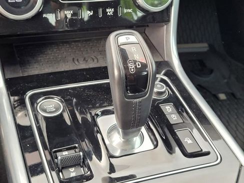 Used 2020 Jaguar XE S image 19
