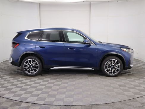 Used 2025 BMW X1 xDrive28i w/ Premium Package image 5