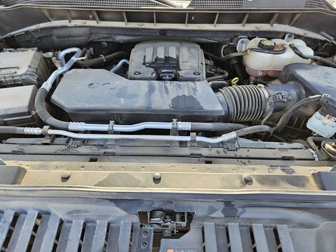 Used 2023 Chevrolet Silverado 1500 LT AWD/4WD image 31