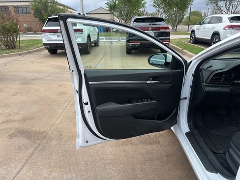 Used 2020 Hyundai Elantra SEL w/ Cargo Package (C1) image 9