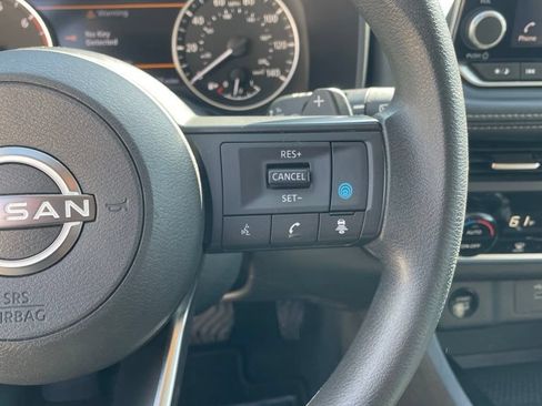 Used 2024 Nissan Rogue SV FWD image 13