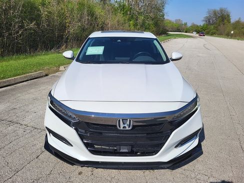 Used 2018 Honda Accord Touring image 9
