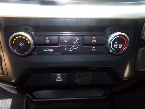 Used 2023 Ford F150 XLT image 14