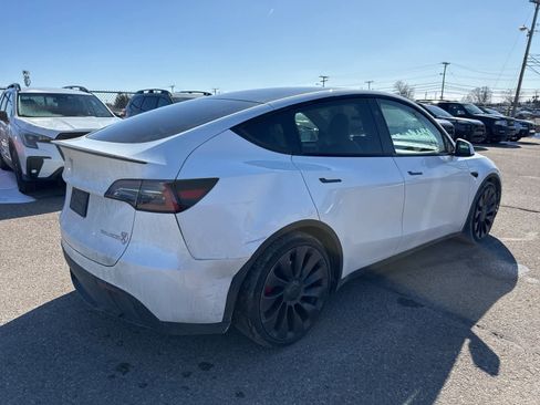 Used 2023 Tesla Model Y Performance image 3