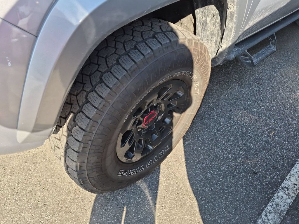 Used 2021 Toyota Tacoma TRD Sport AWD/4WD image 3