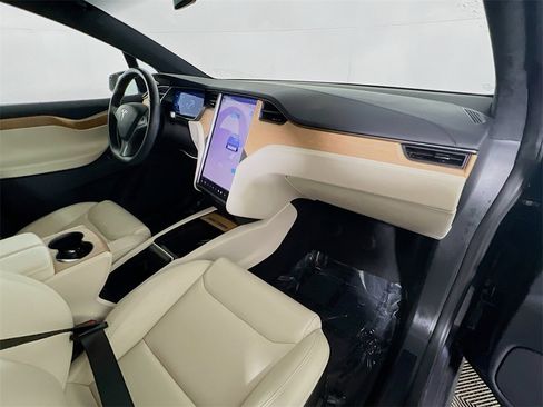 Used 2020 Tesla Model X Long Range image 27