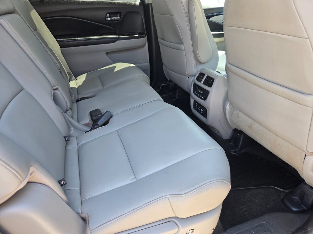 Used 2018 Honda Pilot Touring image 37