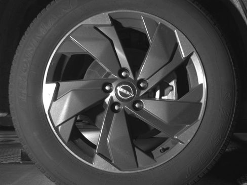 Used 2025 Nissan Rogue SV AWD/4WD image 13