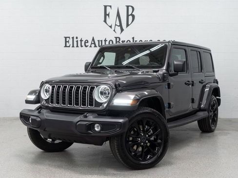 Used 2025 Jeep Wrangler Unlimited Sahara w/ Safety Group AWD/4WD image 1