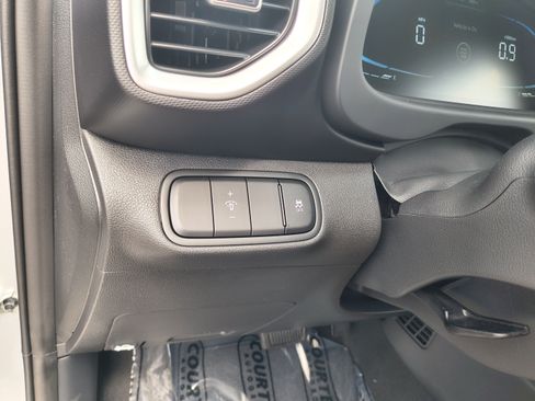New 2026 Hyundai Venue SEL FWD image 27