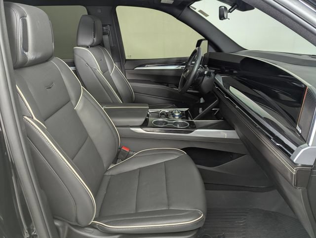 Used 2026 Cadillac Escalade Sport w/ LPO, ONYX Package AWD/4WD image 24