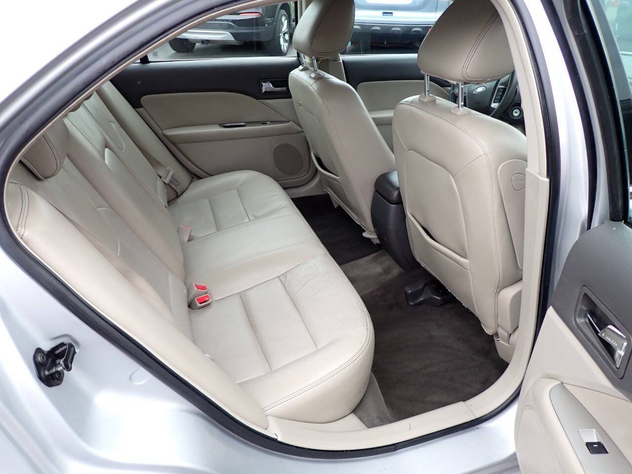 Used 2010 Ford Fusion SEL FWD image 10