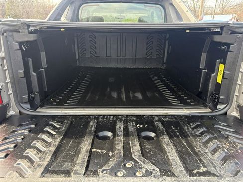 Used 2006 Chevrolet Avalanche LS image 15