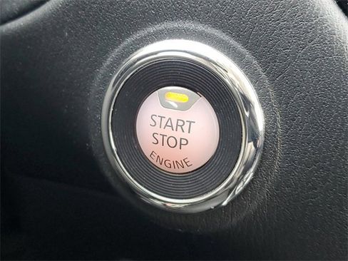 Used 2020 Nissan Pathfinder SV image 24