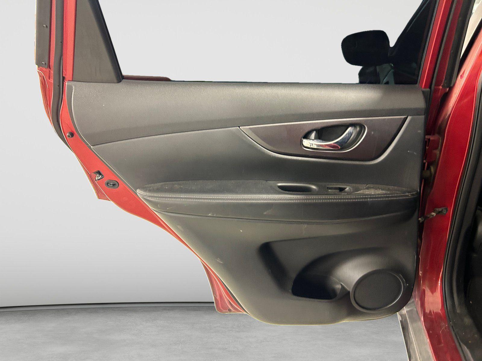 Used 2016 Nissan Rogue S FWD image 17