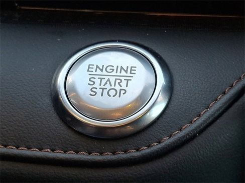 Used 2025 Lincoln Nautilus Premier w/ Jet Appearance Package image 25