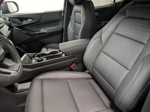 New 2026 Chevrolet Equinox LT image 9