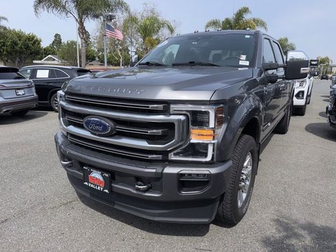 Used 2022 Ford F250 Platinum image 2